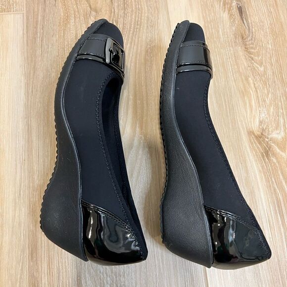 LIZ CLAIBORNE Barbara Black Closed Toe Wedge Size 6 - Picture 5 of 8